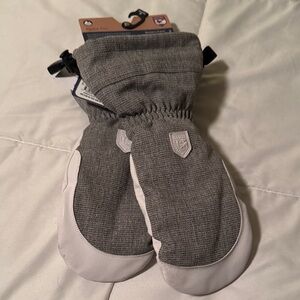 BNWT Alpine Pro Patrol Gauntlet Gray and White Winter Mittens, Sz XL 9